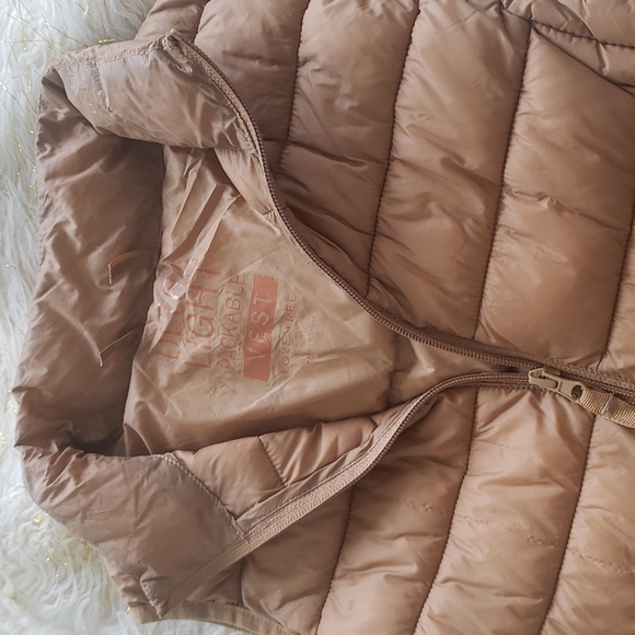 Vest - Picture 2 of 2